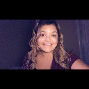 Meet your Posher, Kayla